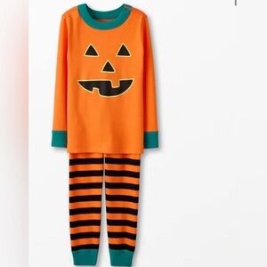 Hanna Andersson Orange and Green Pumpkin Pajama Set size 5 110 glow in the dark